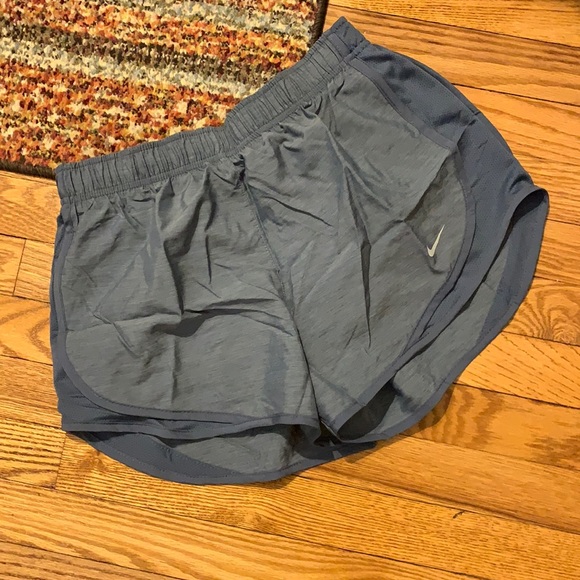 NWT Nike Women's Tempo Running Shorts - Picture 3 of 7